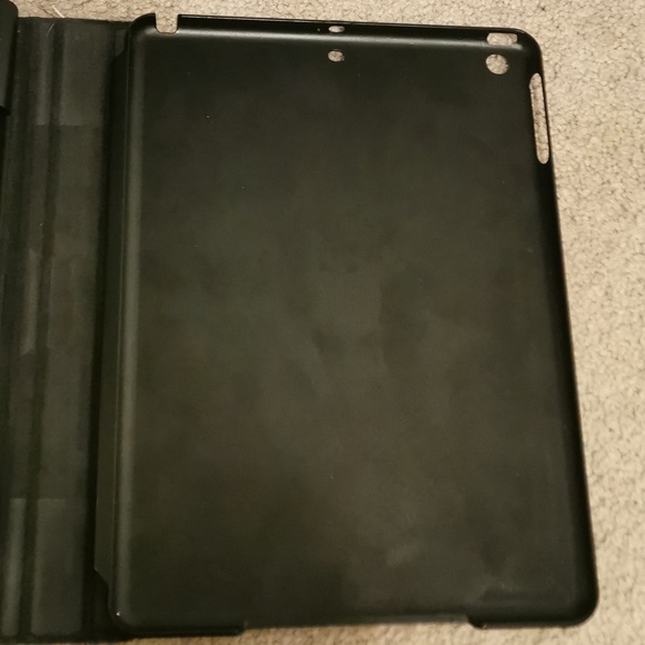 IPAD case with keyboard - Picture 3 of 7